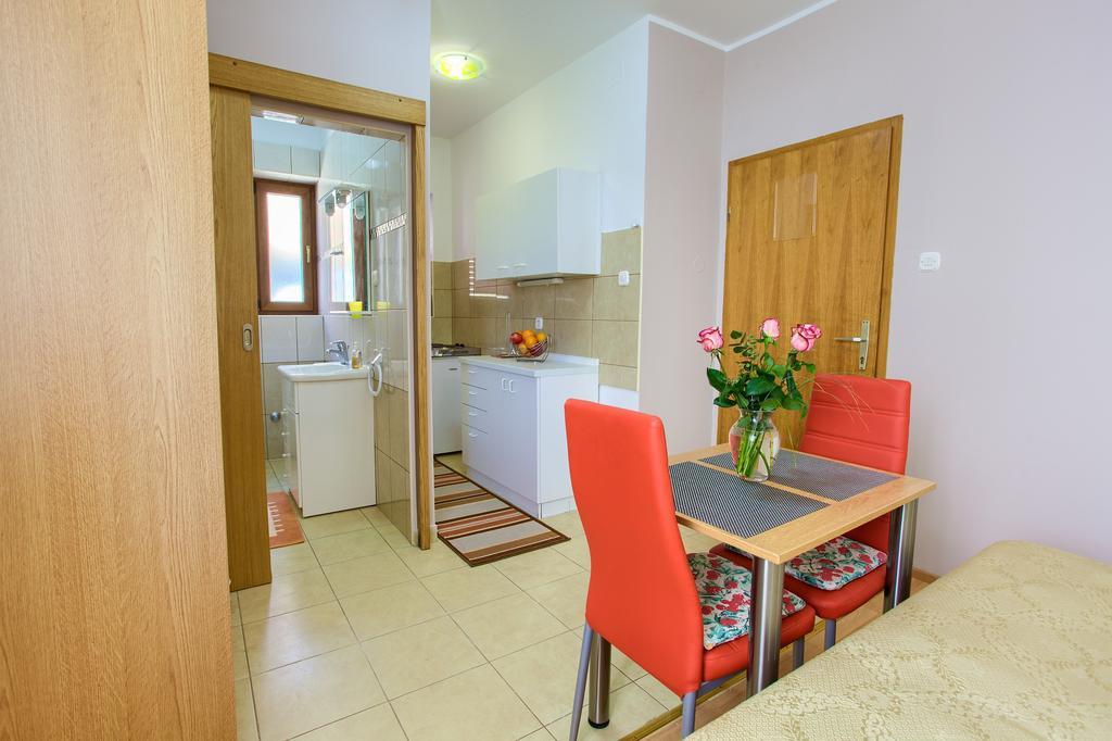 Nadija Studio Apartmani Krk Town Exterior photo